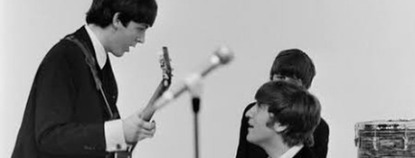 John Lennon et Paul McCartney filmant une scène supprimée du clip vidéo If I Fell en 1964