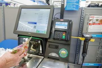 Les scanners de paiement en libre-service surchargent les acheteurs - là où c'est le plus courant