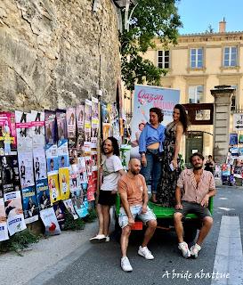 Gazon maudit mis en scène par Hélène Zidi au Théâtre du Roi René (Avignon 2022)