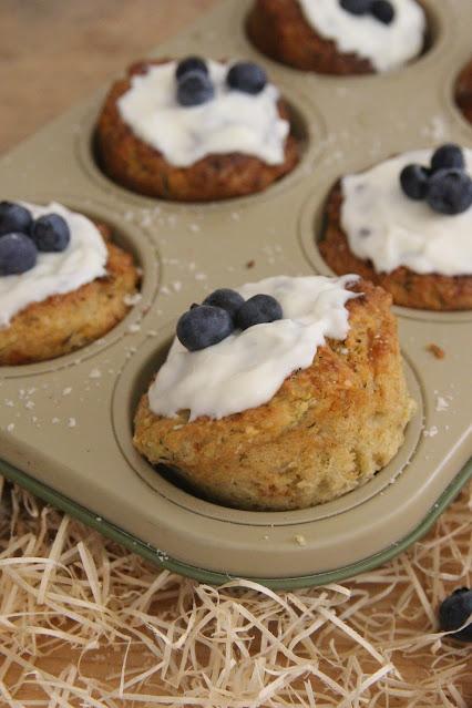 Muffins à la courgette, au yaourt et à la vanille, glaçage au yaourt