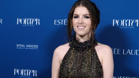 Anna Kendrick à la réalisation et en vedette du thriller The Dating Game ?