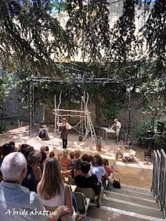 Le Facteur Cheval ou le rêve d’un fou de Nadine Monfils au Théâtre des Halles (Avignon 2022)