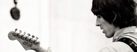 Pourquoi John Lennon n’a pas voulu aider George Harrison à écrire la chanson “Taxman” des Beatles. Pourquoi John Lennon n’a pas voulu aider George Harrison à écrire la chanson “Taxman” des Beatles.