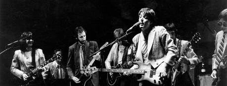 La fois où Paul McCartney a traité Pete Townshend de “pouf” sur scène Paul McCartney sur scène avec Pete Townshend