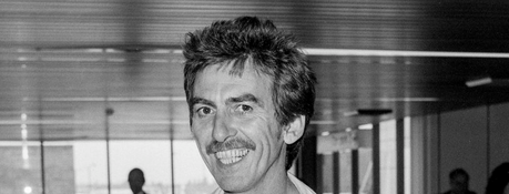 La raison pour laquelle George Harrison a refusé de recevoir un OBE de la reine. George Harrison et ses distinctions
