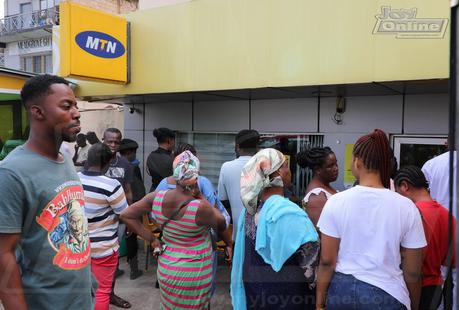 Les propriétaires de cartes SIM de téléphones mobiles bloqués peinent à se reconnecter Les propriétaires de cartes SIM de téléphones mobiles bloqués peinent à se reconnecter