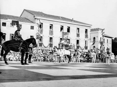 Andrea Bocelli joue aux échecs pour promouvoir sa fondation