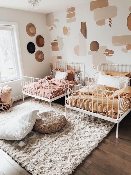 chambre enfant jumeaux deco intérieure champêtre bucolique poudrée lit simple fer blanc vintage retro