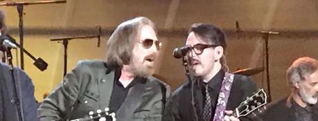 George Harrison s’est demandé si Tom Petty savait ce qu’il faisait en divorçant. George Harrison s'est demandé si Tom Petty savait ce qu'il faisait en divorçant.