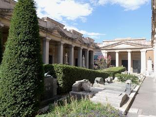 La Certosa: le cimetière monumental de Bologna - ou le Père Lachaise peut (presque) aller se rhabiller :-)