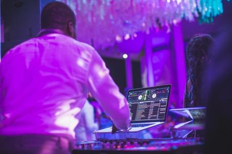 Les raisons de faire appel à un DJ pour votre mariage