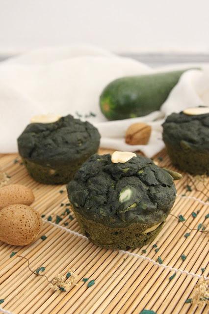 Cuillère et saladier : Muffins à la courgette, spiruline et amande vegan
