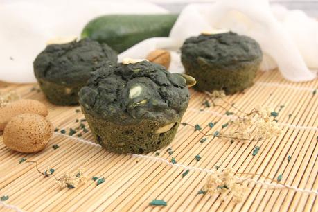 Cuillère et saladier : Muffins à la courgette, spiruline et amande vegan