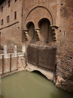 Les canaux de Bologne et les visites de mon ami Daniel