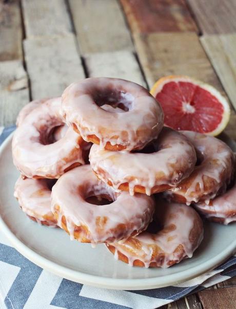 Crédit : Beignets au pamplemousse par A Beautiful Mess [http://www.abeautifulmess.com/2013/01/grapefruit-donuts.html]