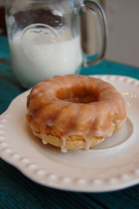 Crédit : Beignets sans gluten par A case of the Mondays. [http://www.acaseofthemundays.com/2012/02/gfree-baking-cinnamon-cake-donuts.html]