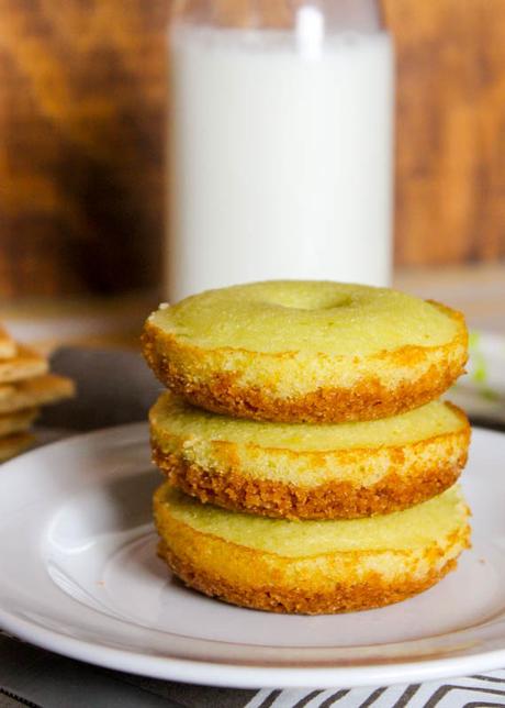 Crédit : Beignets à la tarte au citron vert par The Baking Robot. [http://thebakingrobot.com/2013/06/30/key-lime-pie-donuts/]