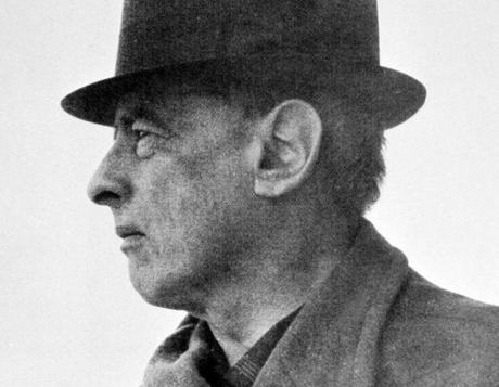 Que le caniche, au lieu de faire le beau, se mette enfin à mordre !  (Witold Gombrowicz)