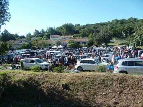 braderie,vide-grenier,brocante,fête,village,organisation,vente,antiquités
