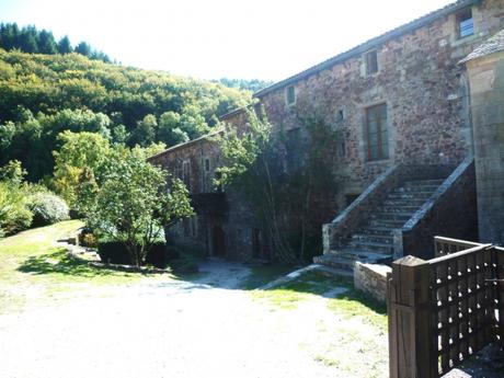 L'ABBAYE DE SYLVANES, dans le SUD AVEYRON histoire,aveyron,abbaye,abbaye cistercienne,culture