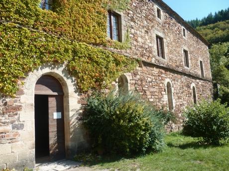 L'ABBAYE DE SYLVANES, dans le SUD AVEYRON histoire,aveyron,abbaye,abbaye cistercienne,culture