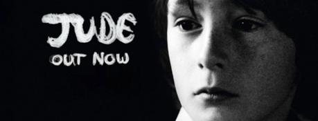 Julian Lennon fait une déclaration pour son nouvel album avec une photo de couverture de May Pang, la célèbre petite amie de John Lennon.