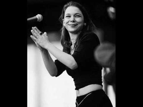 Tomber en Amour avec une Disparue Tomber en Amour avec une Disparue