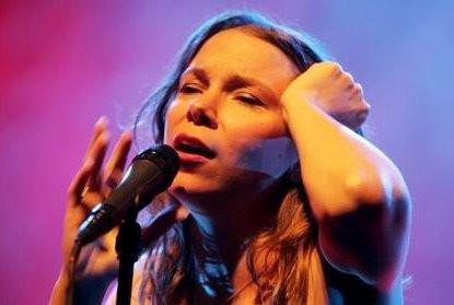 Tomber en Amour avec une Disparue Tomber en Amour avec une Disparue