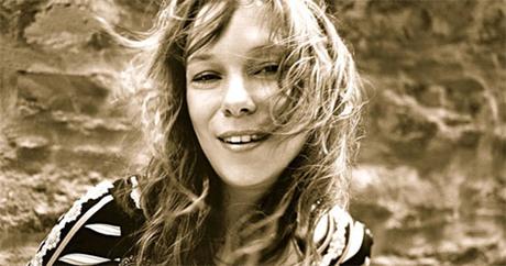 Tomber en Amour avec une Disparue Tomber en Amour avec une Disparue