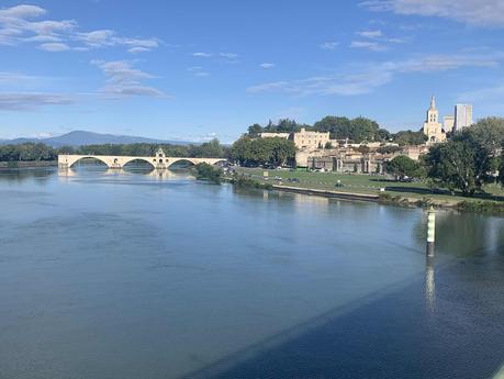 Fin de septembre, Avignon et pensées politiques