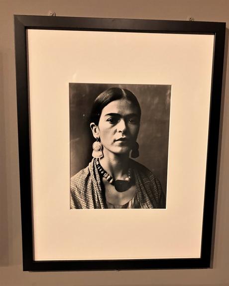 Palais Galliera «  »Frida Kahlo «  » – Au-delà des apparences – jusqu’au 5 Mars 2023.