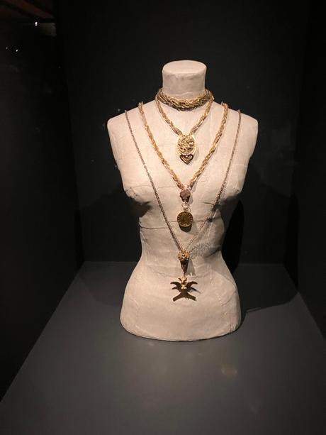 Palais Galliera «  »Frida Kahlo «  » – Au-delà des apparences – jusqu’au 5 Mars 2023.