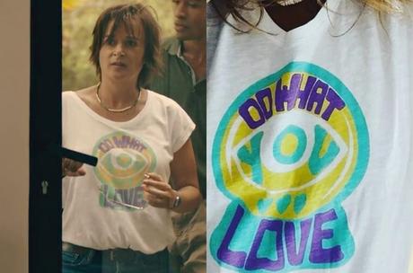 TROPIQUES CRIMINELS : le t-shirt « Do what you love » de Gaëlle dans l’épisode 3×02