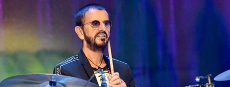 Ringo Starr confirme que le diagnostic du Covid-19 l'a contraint à annuler sa tournée.