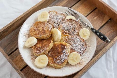 Pancakes à la banane : avec seulement 2 bananes et 2 œufs