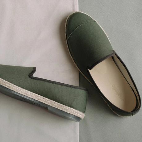 Angarde prend soin de nos pieds avec ses espadrilles et chaussons éco-responsables Angarde prend soin de nos pieds avec ses espadrilles et chaussons éco-responsables