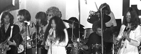 Quand les Beatles se réunissaient sur scène lors du dernier concert britannique de John Lennon en 1969. Quand les Beatles se réunissaient sur scène lors du dernier concert britannique de John Lennon en 1969.