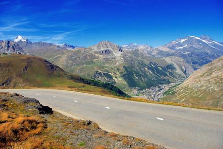 Route du col de l'Iseran par Val d'Isère © French Moments