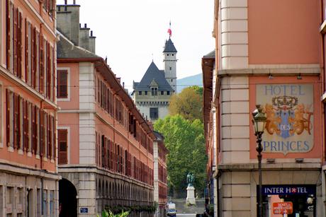 Château des ducs de Savoie à Chambéry © French Moments