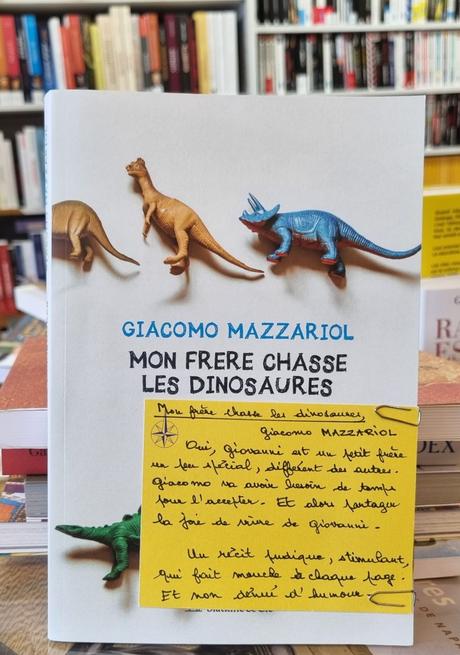 Mon frère chasse les dinosaures