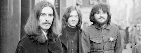 George Harrison a trompé un jour un homme qui l’avait reconnu dans la rue : ” Nous ne sommes pas ces corps “.