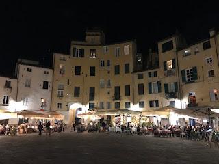 Les charmes tranquilles de Lucca Les charmes tranquilles de Lucca