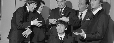 Le “Ed Sullivan Show” : George Harrison avait 104 degrés de fièvre pendant l’apparition historique des Beatles en 1964. Les Beatles et leur célèbre coupe de cheveux