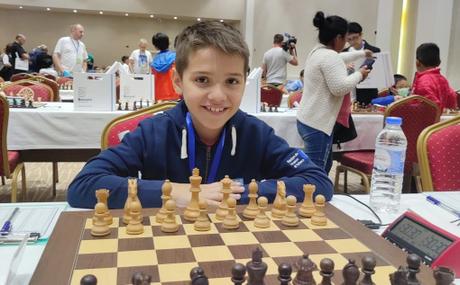 Marc Llari, 8 ans, champion du monde d'échecs
