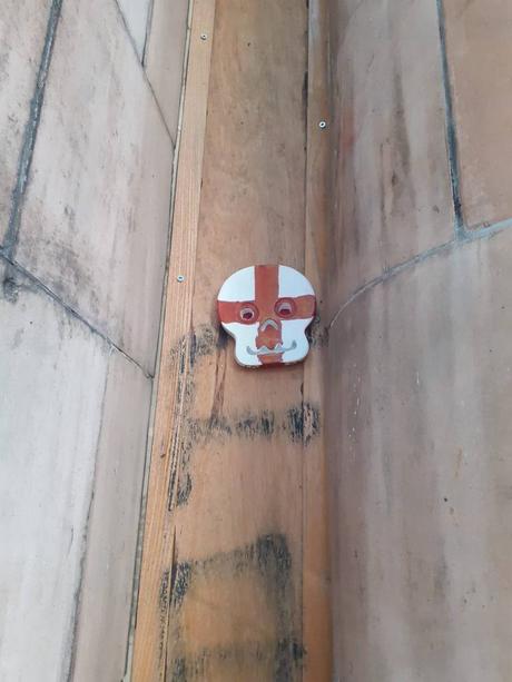 Collages stickers et skulls à Londres