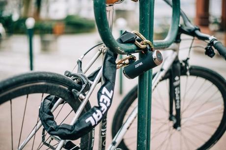 Quels équipements vélo pour démarrer la rentrée sur les chapeaux de roues ?