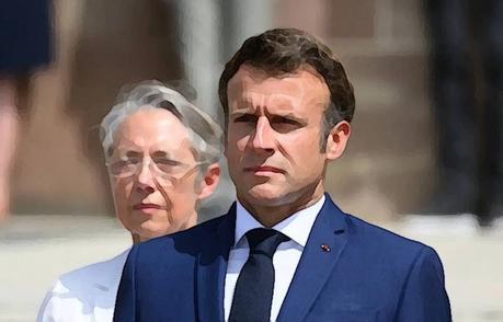 Emmanuel Macron et la menace de la dissolution