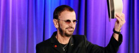 La reprise des Beatles si bonne que Ringo Starr a embrassé le musicien qui l’a jouée La reprise des Beatles si bonne que Ringo Starr a embrassé le musicien qui l'a jouée