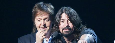 Dave Grohl dit qu'une chanson des Beatles a une ligne de basse qui semble venir de l'espace.