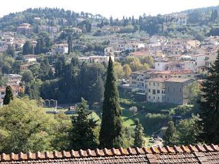 Fiesole: La campagne florentine, la vie monastique et les ruines romaines